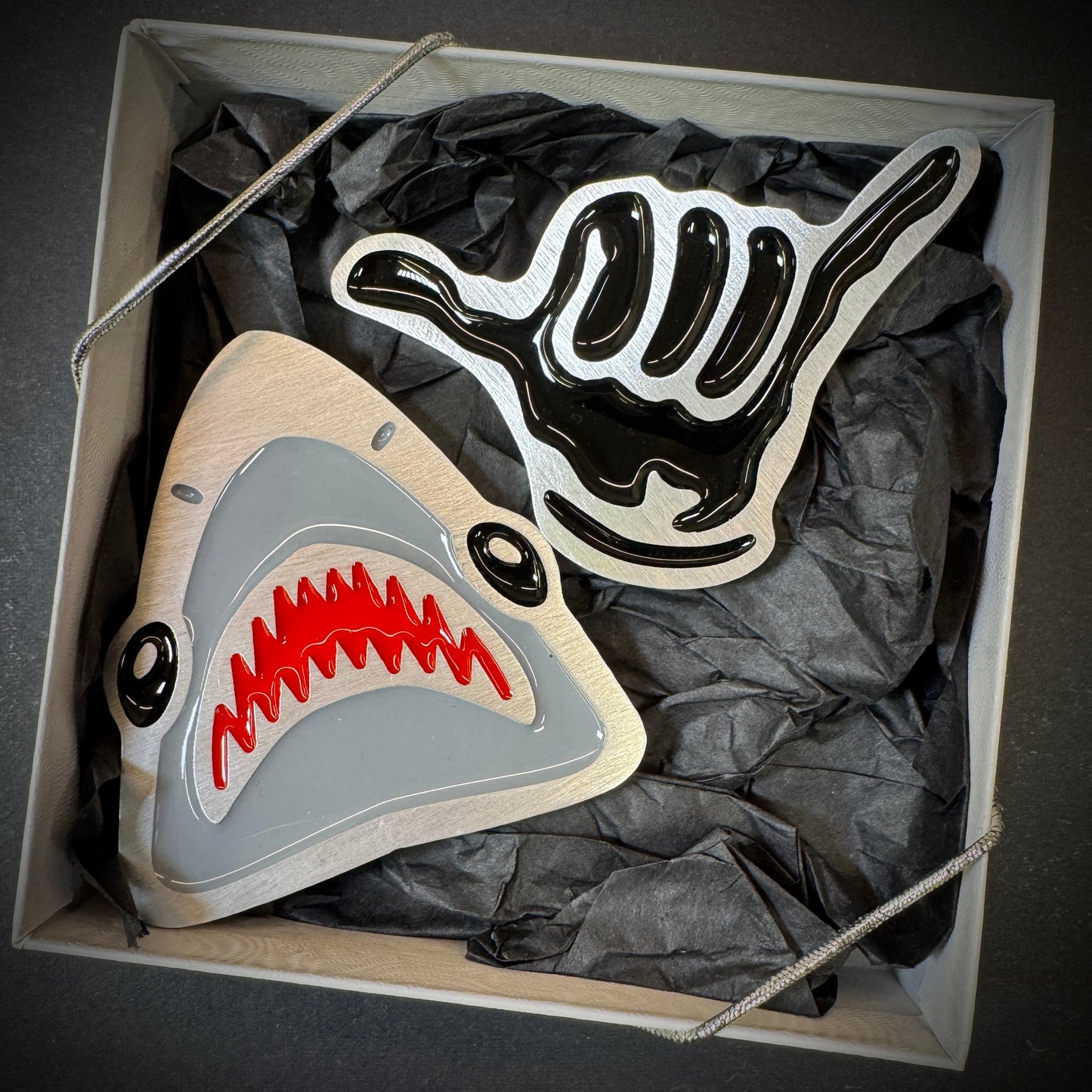 shark - hang loose